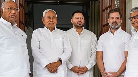 நிதிஷ், சந்திரபாபுவுக்கு இண்டியா கூட்டணி வலை: தேசிய அரசியலில் மாற்றத்துக்கு எதிர்க்கட்சிகள் முயற்சி