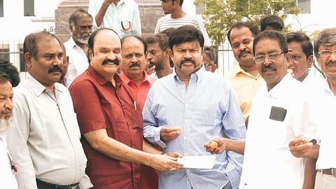 அதிமுக ஒருங்கிணைப்பை பழனிசாமி ஏற்பார்: பெங்களூரு வா.புகழேந்தி நம்பிக்கை