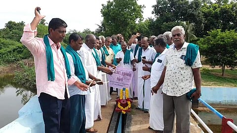 மேட்டூர் அணை திறக்கப்படாததால் கைவிடப்பட்ட ‘குறுவை’க்கு விவசாயிகள் கண்ணீர் அஞ்சலி @ நாகை