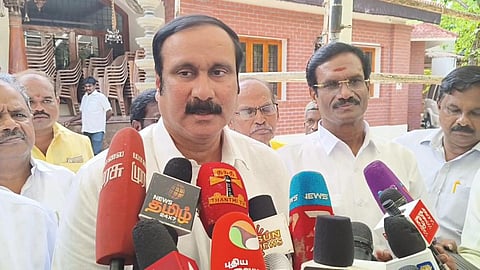 திண்டிவனம் அருகே தைலாபுரம் தோட்டத்தில் பாமக தலைவர் அன்புமணி ராமதாஸ்