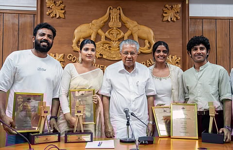 கான் விழாவில் விருது வென்ற ‘ஆல் வி இமேஜின் அஸ் லைட்’ படக்குழுவை கவுரவித்த கேரள அரசு!