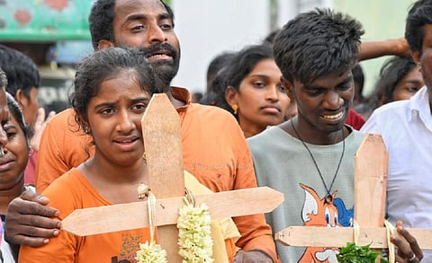 தூத்துக்குடி துப்பாக்கி சூடு சம்பவத்துக்கு பொங்கி எழுந்தவர்கள் கள்ளக்குறிச்சி மரணங்களுக்கு மவுனம் காக்கிறார்களா?