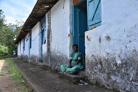 மாஞ்சோலை தோட்ட தொழிலாளர்களை வெளியேற்ற தடை நீட்டிப்பு: தொடர்ந்து குடிநீர், மின்சாரம் வழங்கவும் ஐகோர்ட் உத்தரவு