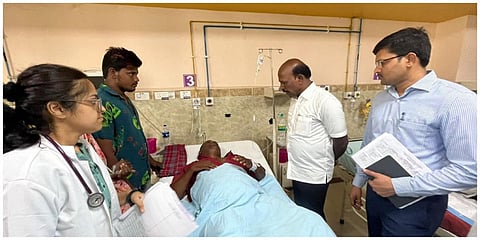 புதுச்சேரி ஜிப்மர் மருத்துவமனையில் சிகிச்சைப் பெற்று வருபவர்களை அமைச்சர் மா.சுப்பிரமணியன் நேரில் சந்தித்து நலம் விசாரித்தார்.