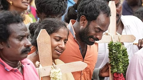 கள்ளக்குறிச்சியில் கள்ளச் சாராயத்துக்கு உறவுகளை இழந்தவர்கள்