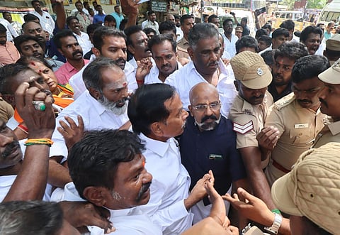 மதுரையில் ஆர்பாட்டத்தில் ஈடுப்பட்ட எச்.ராஜா | படம்: எஸ்.கிருஷ்ணமூர்த்தி