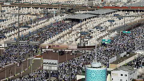 நடப்பாண்டில் ஹஜ் யாத்திரை மேற்கொண்டோரில் 1,300+ பேர் வெப்பத்தால் உயிரிழப்பு: சவுதி அரசு