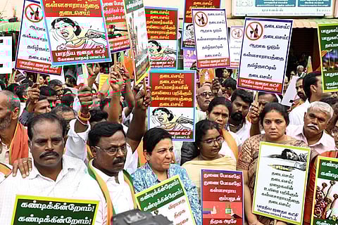 அமைச்சர் முத்துசாமியை பதவி நீக்கம் செய்ய திமுகவுக்கு அழுத்தம்: கார்கேவுக்கு நட்டா கடிதம்