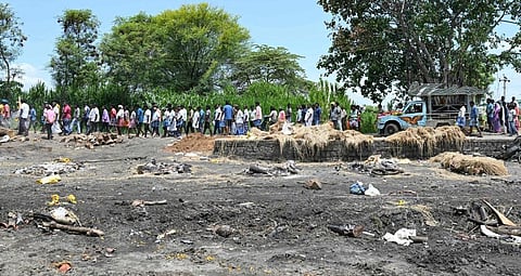 கள்ளச் சாராய பலி 58 ஆக அதிகரிப்பு; கள்ளக்குறிச்சி கலால் உதவி ஆணையர் விடுவிப்பு ஏன்?