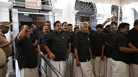 அதிமுக எம்எல்ஏக்கள் இன்று உண்ணாவிரதம்