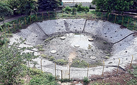 சூளைமேடு கில் நகர் பூங்காவில் பராமரிப்பின்றி காணப்படும் ஸ்பாஞ்ச் பார்க்