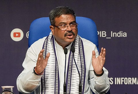 நீட் குறித்த நாடாளுமன்ற விவாதத்தை காங்கிரஸ் விரும்பவில்லை: மத்திய அமைச்சர் தர்மேந்திர பிரதான்