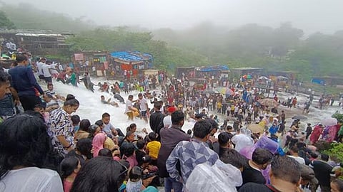 மும்பை சோகம்: 4 குழந்தைகள் உட்பட 5 பேர் அணையில் மூழ்கி உயிரிழப்பு