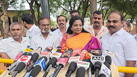 நாடாளுமன்றத்தில் இந்துக்கள் குறித்த பேச்சு ராகுலின் முதிர்ச்சியின்மையை காட்டுகிறது: தமிழிசை 