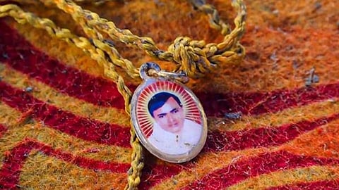 இறந்த பெண்ணை உயிர்த்தெழ செய்ததாக மோசடி: போலே பாபா மீது தொடரும் சர்ச்சைகள்