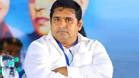 கல்விக்கு முக்கியத்துவம் கொடுத்த ஆம்ஸ்ட்ராங்