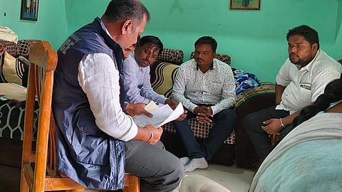 கர்நாடகாவில் 11 அதிகாரிகளின் வீடுகளில் நடைபெற்ற சோதனையில் ரூ.45 கோடி பறிமுதல்: லோக் ஆயுக்தா போலீஸார் நடவடிக்கை