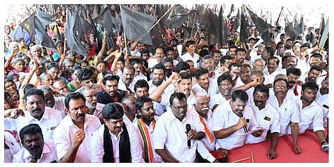 இலங்கை சிறையில் உள்ள மீனவர்களை விடுவிக்கக் கோரி ராமேசுவரத்தில் கண்டன ஆர்ப்பாட்டம் நடந்தது | படம்: எல்.பாலச்சந்தர்