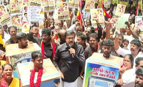 “பேரவைத் தேர்தலில் திமுகவுக்கு மக்கள் பாடம் புகட்டுவர்” - ஆர்ப்பாட்டத்தில் எல்.கே.சுதீஷ் பேச்சு