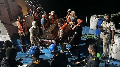 இலங்கை கடற்படை கப்பல் மோதி உயிரிழந்த மீனவர் மலைச்சாமியின் உடல் ராமேசுவரம் கொண்டுவரப்பட்டது