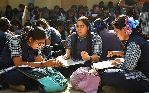 மருத்துவக் கல்வி: அரசுப் பள்ளி மாணவர்கள் 10% இடஒதுக்கீடு சான்றிதழ் நடைமுறை மாற்றம் @ புதுச்சேரி