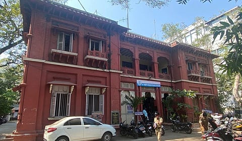 சென்னை மண்ணடியில் வியாபாரியை கத்தியால் தாக்கி ரூ.50 லட்சம் வழிப்பறி