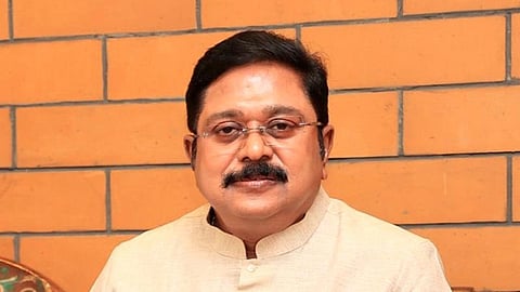 “அரசு ஊழியர்களின் ஓய்வு வயதை உயர்த்தும் முடிவை கைவிடுக” - தினகரன்