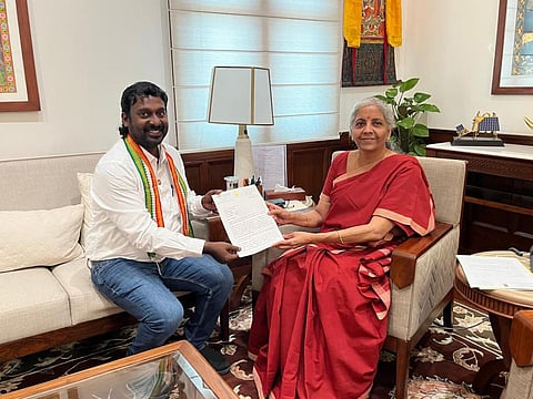 நிர்மலா சீதாராமனுடன் விஜய் வசந்த் எம்.பி