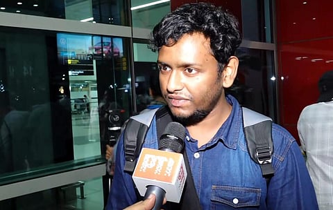 சிறப்பு விமானம் மூலம் டாக்காவில் இருந்து புதுடெல்லி வந்த பயணி