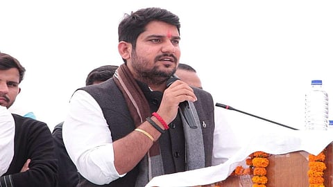 காங்கிரஸ் எம்எல்ஏ முகேஷ் பாகர்