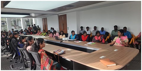 சென்னை மாநகராட்சியின் ரிப்பன் மாளிகை வளாகத்தில் புதிதாக அமைக்கப்பட்டுள்ள 1913 தொலைபேசி புகார் சேவை மைய பணியாளர்களுக்கான பயிற்சி நடைபெற்றது 