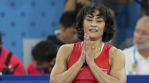 வினேஷ் போகத் மனு மீதான தீர்ப்பு தள்ளிவைப்பு