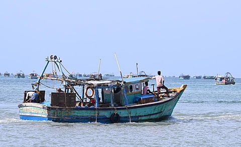 வேதாரண்யம் மீனவர்கள் நால்வரை இரும்புக் கம்பியால் அடித்து விரட்டிய இலங்கை மீனவர்கள்!