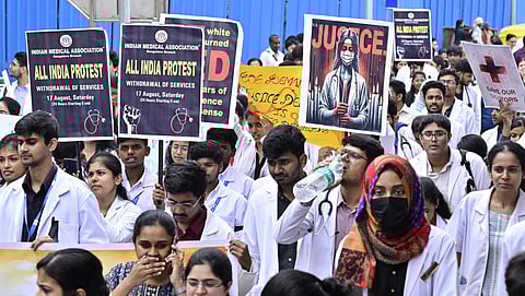 ‘மருத்துவர்களின் பாதுகாப்புக்கு உரிய நடவடிக்கை’ - போராட்டங்களை கைவிட கோரும் மத்திய அரசு