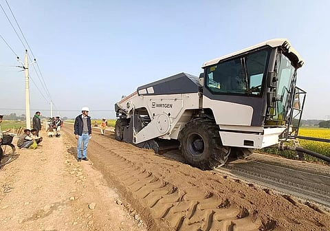 பிளாஸ்டிக் கழிவுகளில் சாலைகள் அமைக்க மத்திய அரசு அறிவுரை