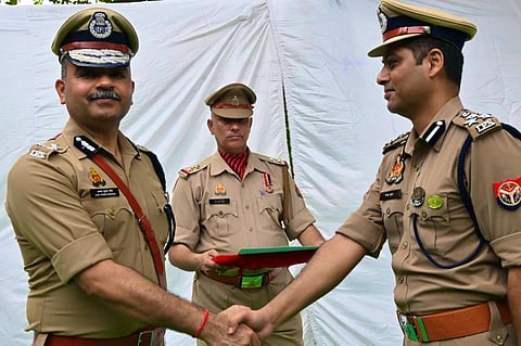 குண்டர் தடுப்புச் சட்ட நடவடிக்கை: உ.பி.,யின் ஐபிஎஸ் தமிழர் பி.தினேஷ்குமாருக்கு விருது