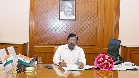 தலைமைச் செயலாளர் முருகானந்தம்