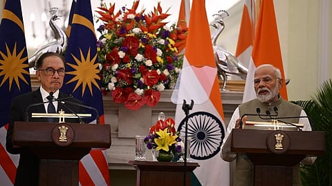 நரேந்திர மோடியுடன் மலேசிய பிரதமர் அன்வர் சந்திப்பு: டிஜிட்டல் மயம், ராணுவ தளவாட உற்பத்தியை அதிகரிக்க முடிவு