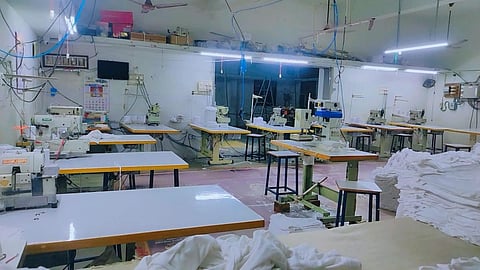 திருப்பூர் பவர்டேபிள் உரிமையாளர்கள் சங்கத்தினர் காலவரையற்ற வேலைநிறுத்த போராட்டம் 