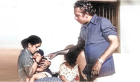 உதிரிப்பூக்கள் | படங்கள் உதவி: ஞானம் |