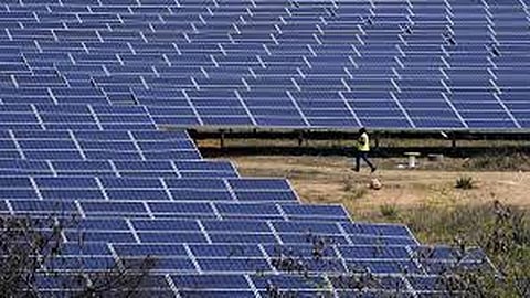 புதுப்பிக்கத்தக்க ஆற்றல் துறையில் முத்திரை பதிக்கும் தமிழகம்: சூரியஒளி, காற்றாலைகளில் கூடுதல் மின் உற்பத்திக்கு புதிய கட்டமைப்புகள்