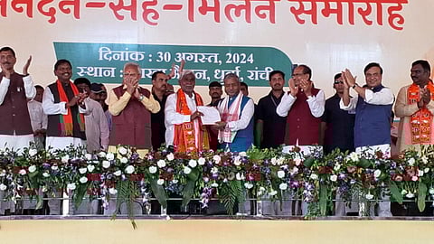 பாஜகவில் ஐக்கியம் ஆனார் ஜார்க்கண்ட் முன்னாள் முதல்வர் சம்பாய் சோரன்!