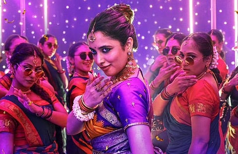 தனுஷின் ‘நிலவுக்கு என் மேல் என்னடி கோபம்’ சிங்கிள் எப்படி? - ஜாலியான 2கே கிட்ஸ் பாடல்