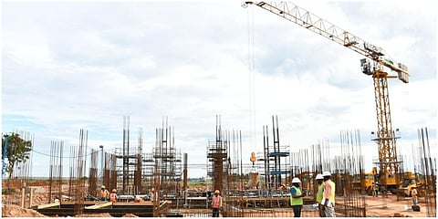 மதுரை தோப்பூரில் நடந்து எய்ம்ஸ் மருத்துவமனை கட்டுமானப் பணிகள் | படங்கள்:  எஸ்.கிருஷ்ணமூர்த்தி.