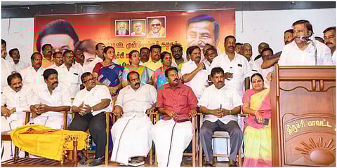 திருச்சியில் நடந்த திமுக செயல் வீரர்கள் கூட்டத்தில் அமைச்சர் கே.என்.நேரு உரையாற்றினார்.