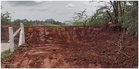 மதுரை கொட்டாம்பட்டி அருகே உதினிப்பட்டி கண்மாய்க்கரைகளை பொதுப்பணித்துறையினர் இயந்திரங்கள் மூலம் சீரமைத்தனர்.
