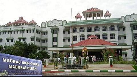 குரூப் 1 இடஒதுக்கீட்டை ரத்து செய்ய கோரி வழக்கு: டிஎன்பிஎஸ்சி தலைவர் பதிலளிக்க ஐகோர்ட் கிளை உத்தரவு