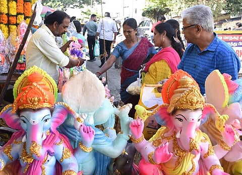தும்பிக்கை நாயகன் அருளால் இல்லந்தோறும் இன்பம் பெருகட்டும்: தலைவர்கள் விநாயகர் சதுர்த்தி வாழ்த்து