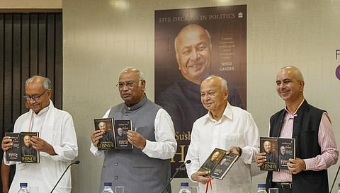 ‘‘நான் காஷ்மீர் சென்றபோது பயந்தேன்’...’ - சுஷில்குமார் ஷிண்டே பகிர்வும், பாஜக ரியாக்‌ஷனும்