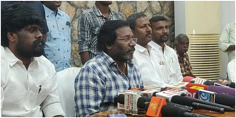 மதுரையில் முக்குலத்தோர் புலிப்படைத் தலைவர் நடிகர் கருணாஸ் செய்தியாளர்களைச் சந்தித்தார்.